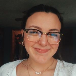 Meet your Posher, Olivia